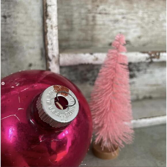 Vintage Pink Shiny Brite Glass Ornament Stencil Winter Deer Valentine Jumbo - Picture 5 of 5